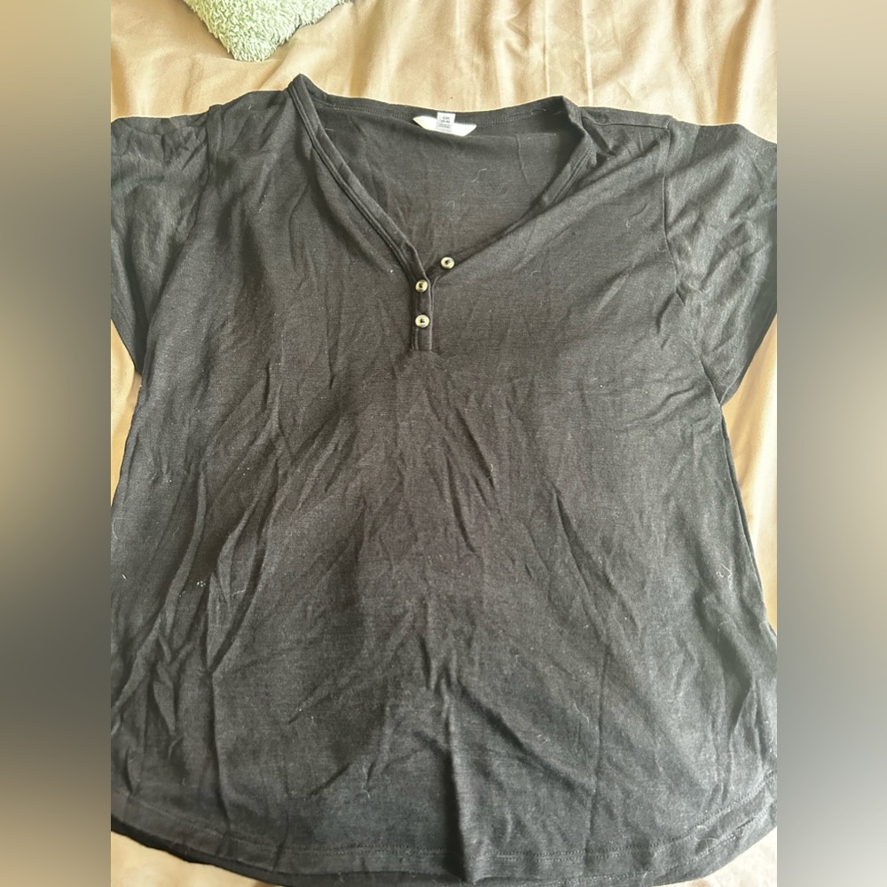 Time and Tru comfy soft t-shirt w/ button detail